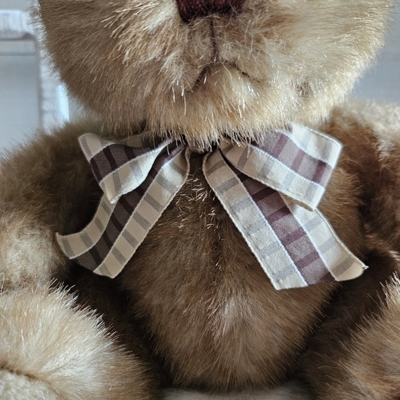 Russ Berrie Plush Picadilly Bear Caress Soft Pets 8" Sitting Vintage Animal 7681 - Picture 6 of 6